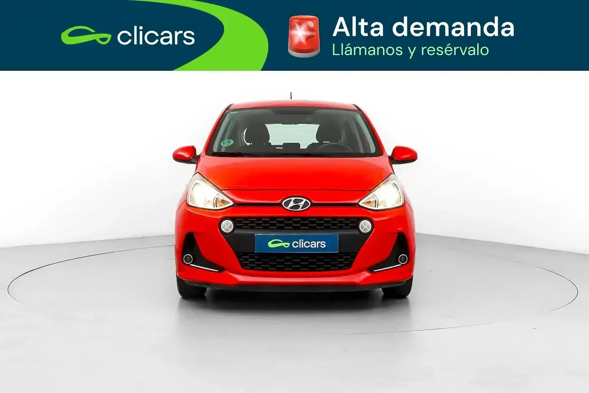Usado Hyundai i10 66 CV (48 kW) 2019 Rojo Utilitario