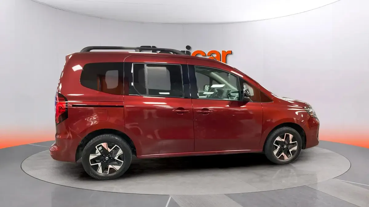 Usado Nissan Townstar N-Connecta 131 CV (96 kW) 2023 Granate Familiar