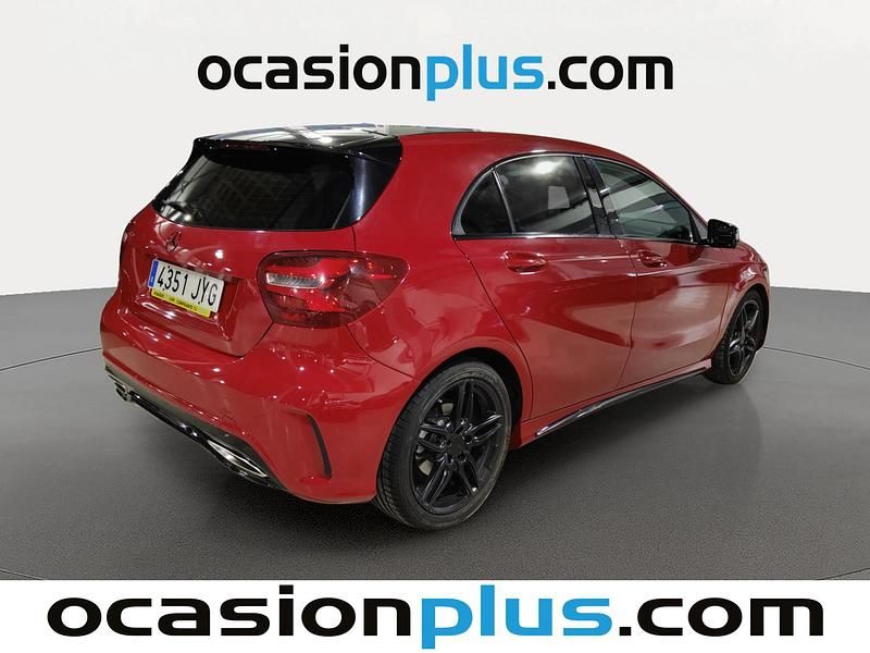 Usado Mercedes A180 122 CV (89 kW) 2017 Rojo