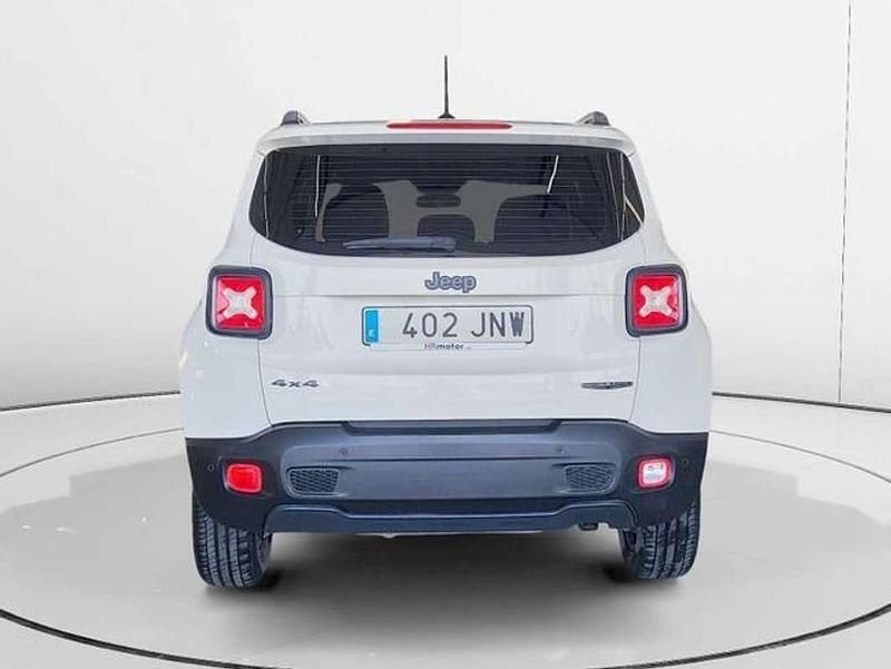 Usado Jeep Renegade Night Eagle 140 CV (102 kW) 2016 Blanco SUV