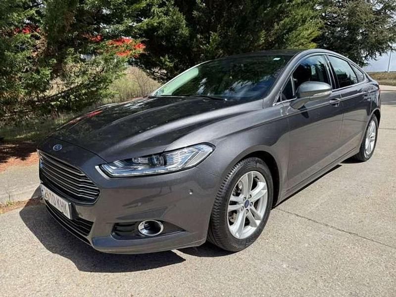 Usado Ford Mondeo Titanium 160 CV (117 kW) 2018 Gris Familiar