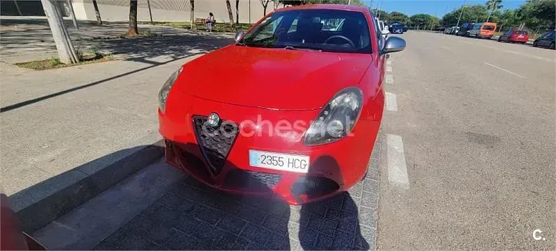 Usado Alfa Romeo Giulietta 170 CV (125 kW) 2011 Rojo Utilitario