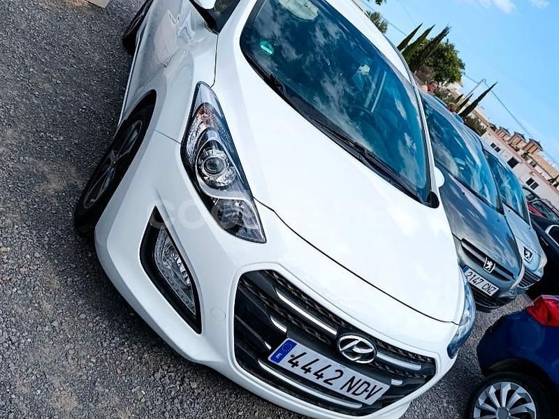 Blanco Usado 2017 Hyundai i30 Familiar | 13.500 € (Buen precio) - Imagen 1/4