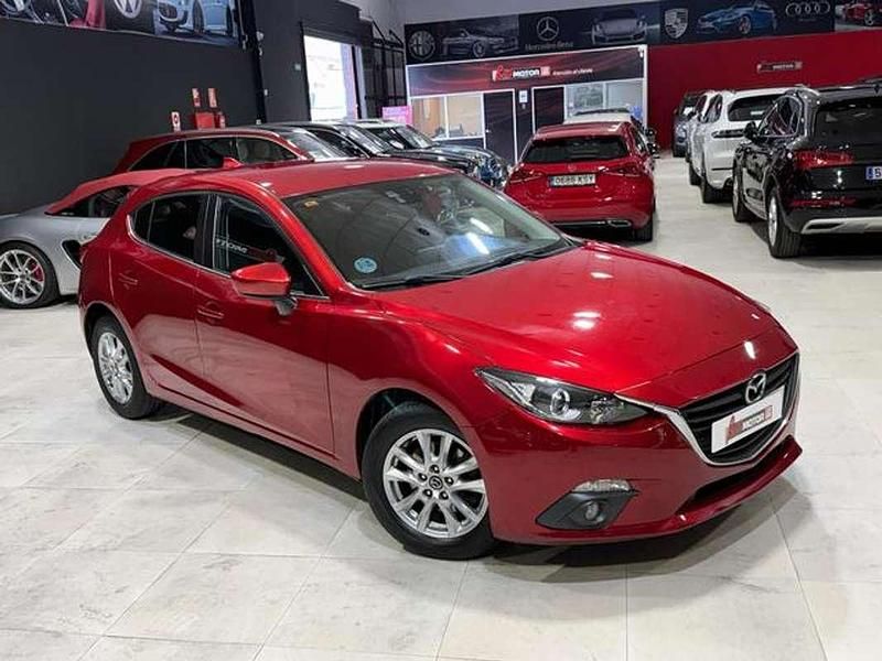 Usado Mazda 3 Style 105 CV (77 kW) 2017 Rojo Utilitario
