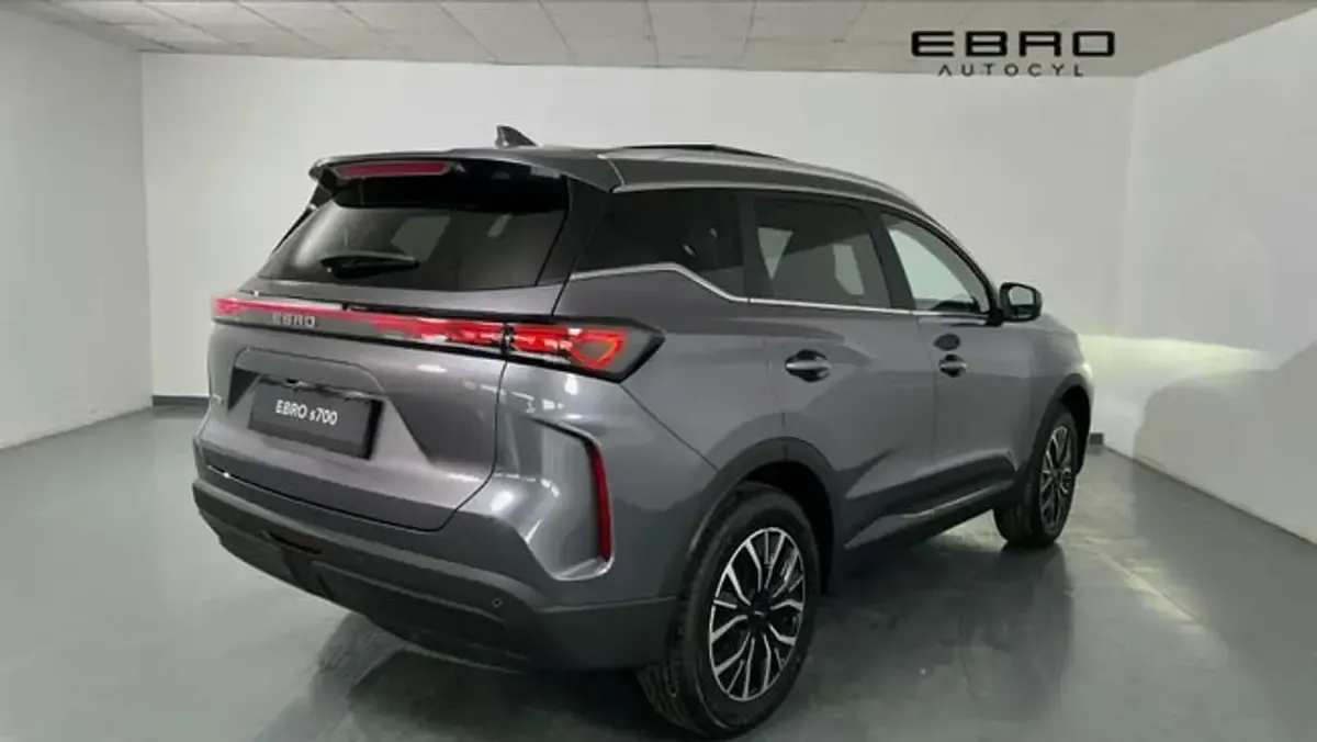 Usado Ebro s700 Luxury 224 CV (164 kW) 2026 Gris SUV