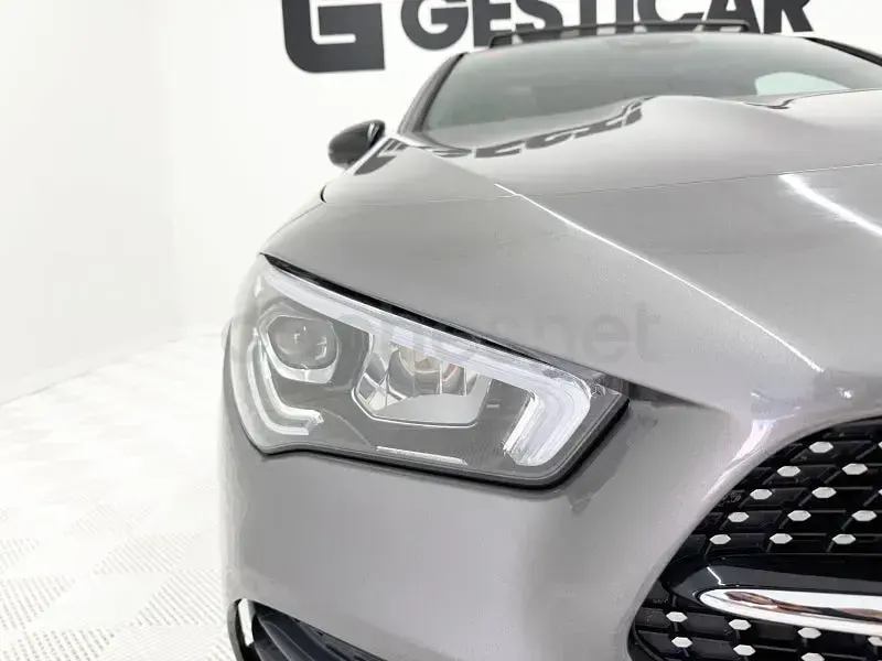 Usado Mercedes CLA200 Shooting Brake 150 CV (110 kW) 2021 Gris Familiar
