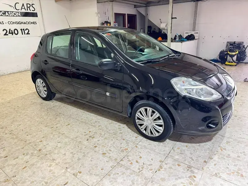 Usado Renault Clio II 75 CV (55 kW) 2009 Negro Berlina