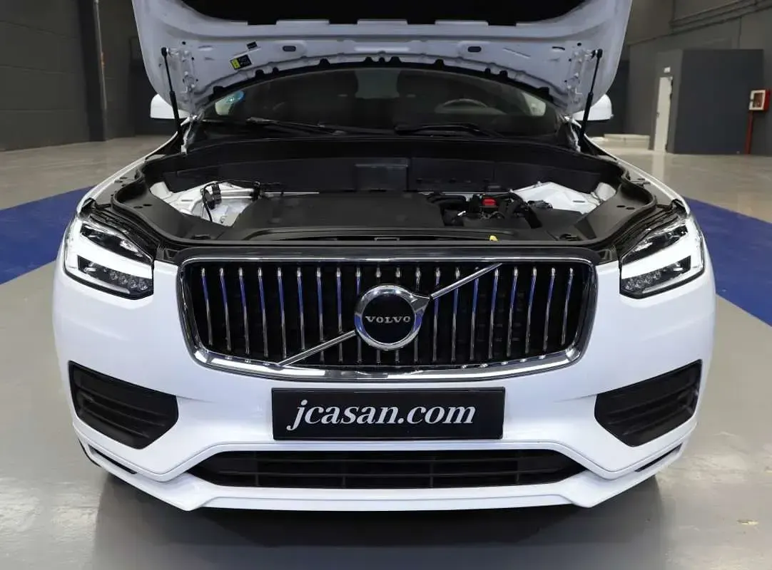 Usado Volvo XC90 Momentum 235 CV (172 kW) 2022 Blanco SUV