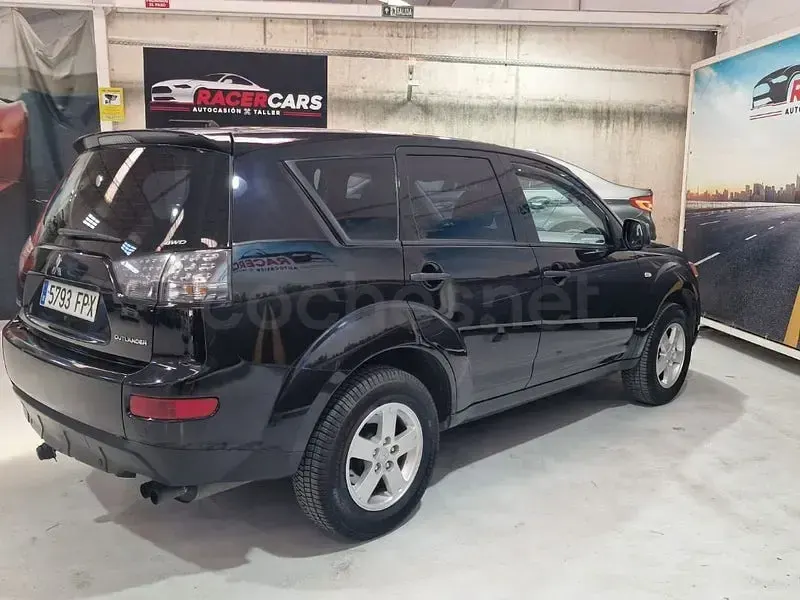 Usado Mitsubishi Outlander Intense+ 140 CV (102 kW) 2007 Negro SUV
