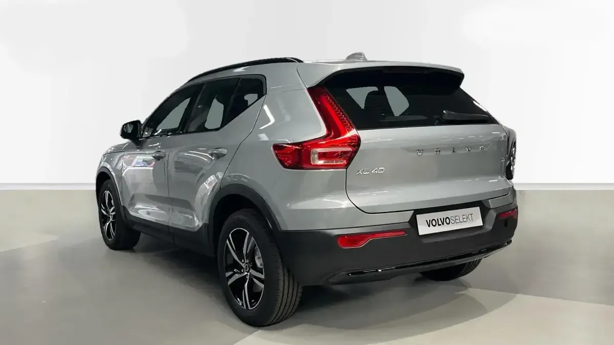 Usado Volvo XC40 Plus 163 CV (119 kW) 2025 Otro SUV