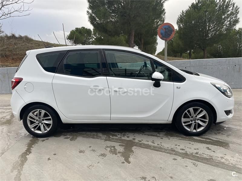 Usado Opel Meriva Selective 100 CV (73 kW) 2016 Blanco Monovolumen