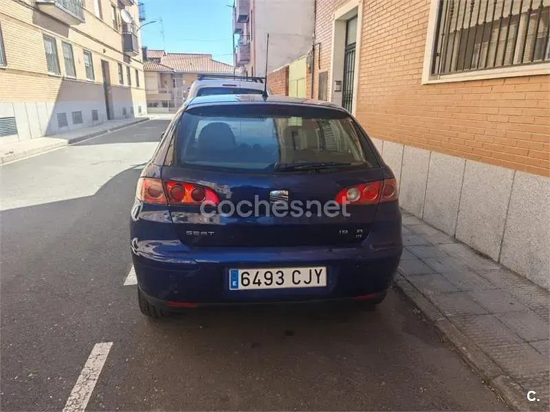 Usado Seat Ibiza Stella 64 CV (47 kW) 2003 Azul Utilitario