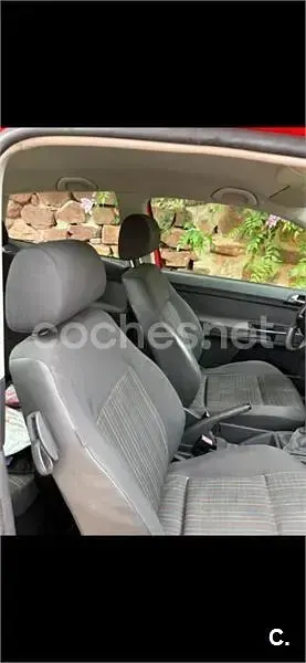 Usado VW Polo Advance 70 CV (51 kW) 2007 Rojo Utilitario
