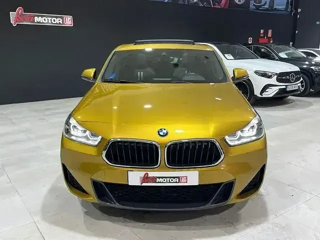 Usado BMW X2 Comfort Edition 220 CV (161 kW) 2021 Amarillo SUV