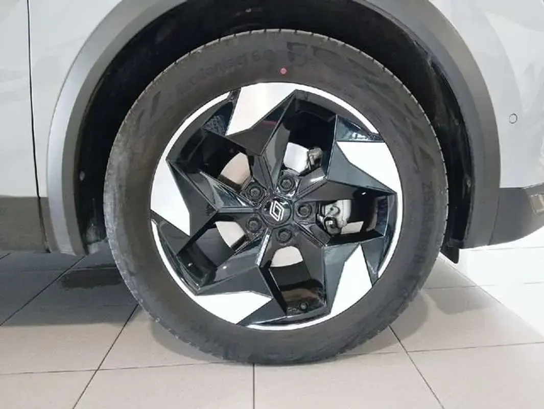 Usado Renault Captur Techno 101 CV (74 kW) 2025 Gris SUV