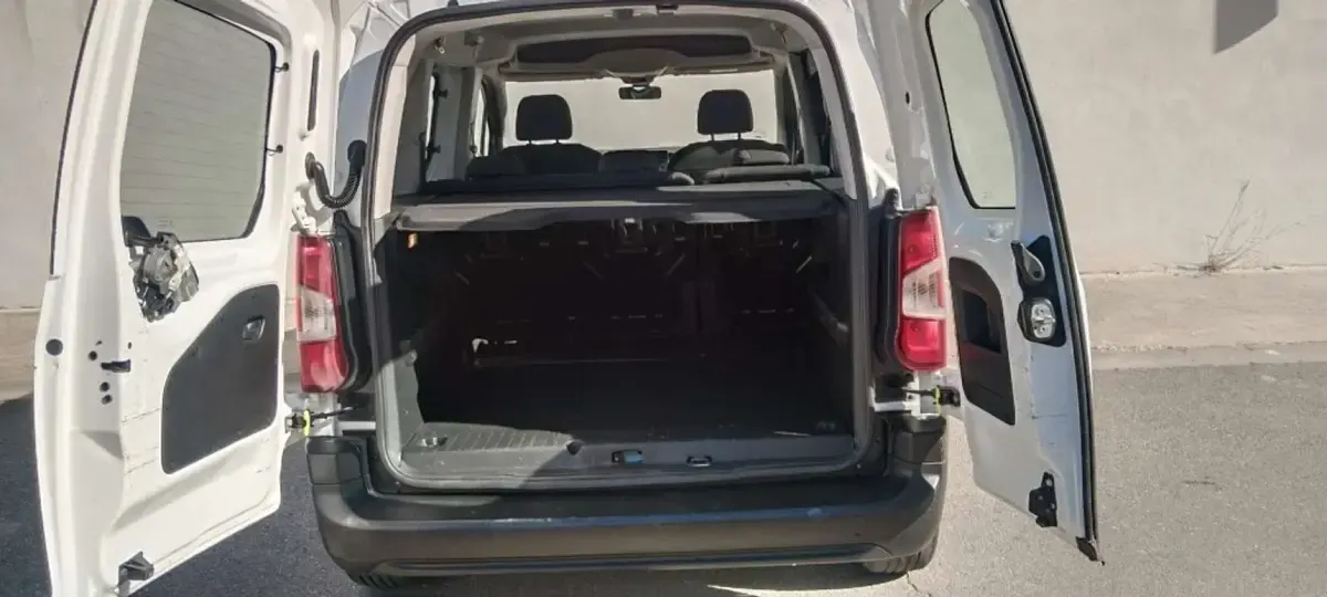 Usado Citroën Berlingo Live 102 CV (75 kW) 2020 Blanco Monovolumen