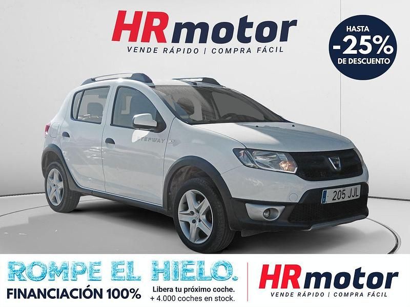 Usado Dacia Sandero Stepway 90 CV (66 kW) 2015 Blanco Berlina