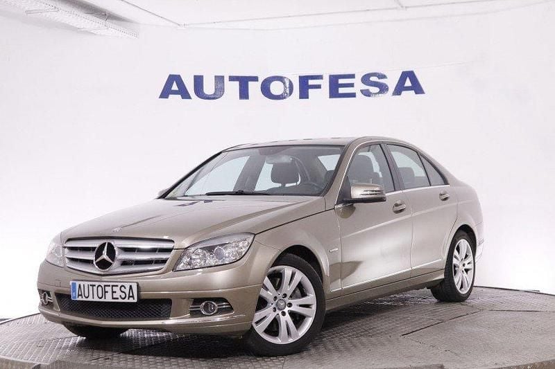 Usado Mercedes C320 224 CV (164 kW) 2009 Champagne Berlina