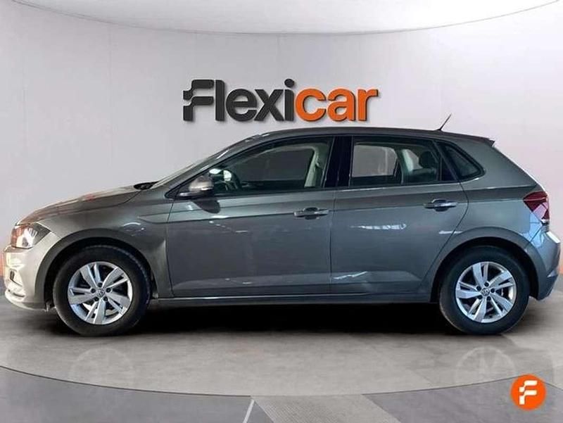 Usado VW Polo Advance 95 CV (69 kW) 2018 Gris Utilitario