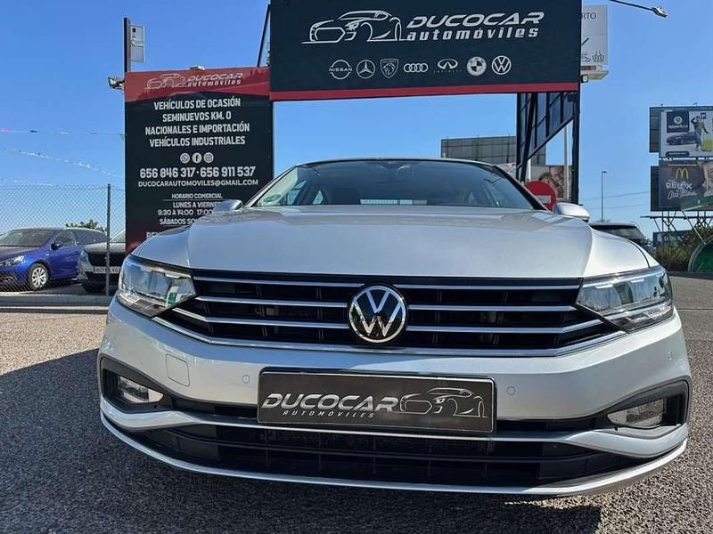 Gris Usado 2021 VW Passat Business Berlina | 15.500 € (Buen precio) - Imagen 1/4