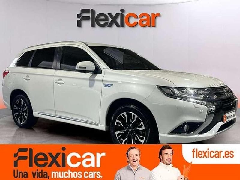 Blanco Usado 2017 Mitsubishi Outlander P-HEV SUV | 15.790 € (Precio justo) - Imagen 1/4