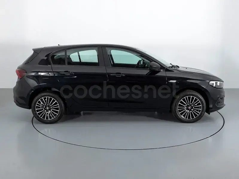 Usado Fiat Tipo 130 CV (95 kW) 2022 Negro Berlina