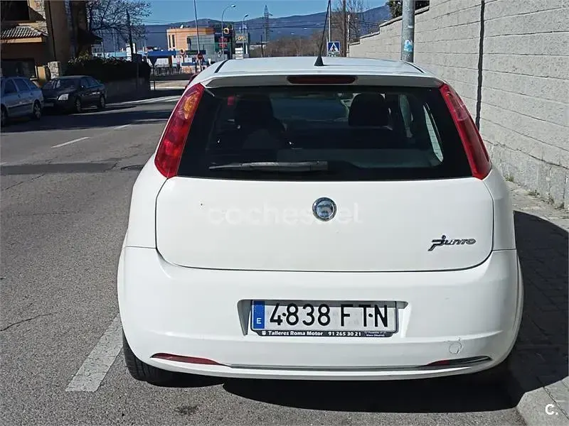Usado Fiat Grande Punto Active 75 CV (55 kW) 2007 Blanco Utilitario