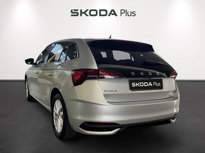 Gris plata Nuevo 2025 Skoda Scala Selection Utilitario | 23.537 € (Buen precio) - Imagen 1/4