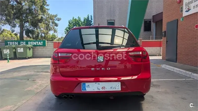 Usado Seat Exeo Sport 170 CV (125 kW) 2013 Rojo Familiar