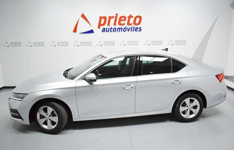 Usado Skoda Octavia Ambition 116 HP (85 kW) 2022 Cinzento Citadino