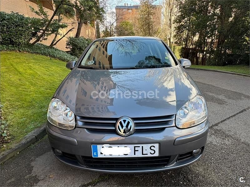 Usado VW Golf V Sportline 140 CV (102 kW) 2007 Gris / plata Berlina