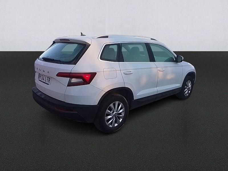 Usado Skoda Karoq Ambition 110 CV (80 kW) 2021 Blanco SUV