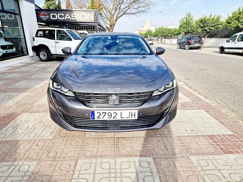Usado Peugeot 508 Allure 130 CV (95 kW) 2020 Gris / plata Berlina