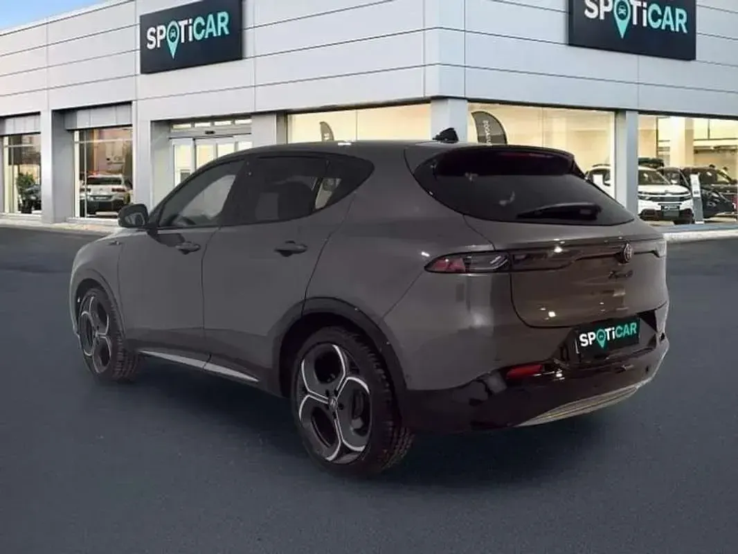 Usado Alfa Romeo Tonale Edizione Speciale 174 CV (127 kW) 2026 Gris SUV