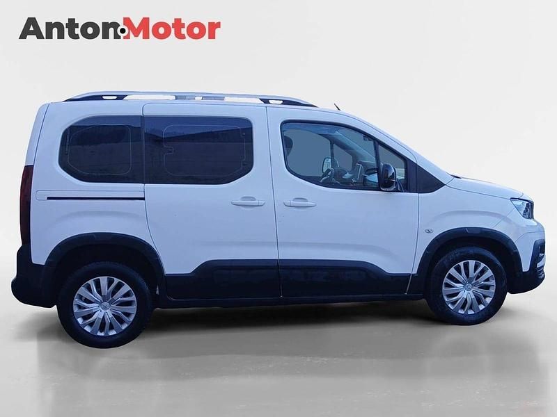 Usado Peugeot Rifter Allure 100 CV (73 kW) 2022 Blanco Monovolumen