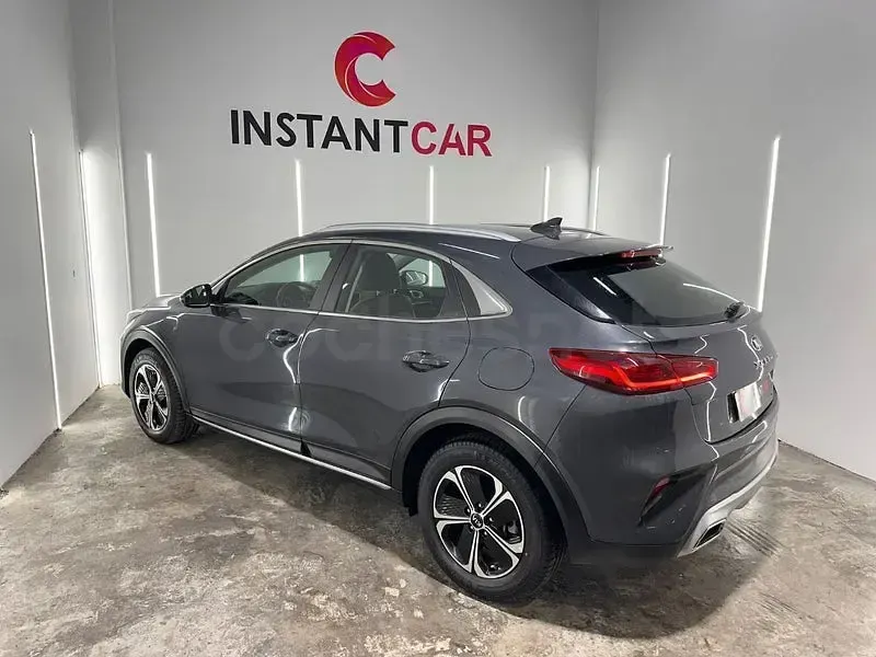 Usado Kia XCeed 141 CV (103 kW) 2021 Gris / plata SUV