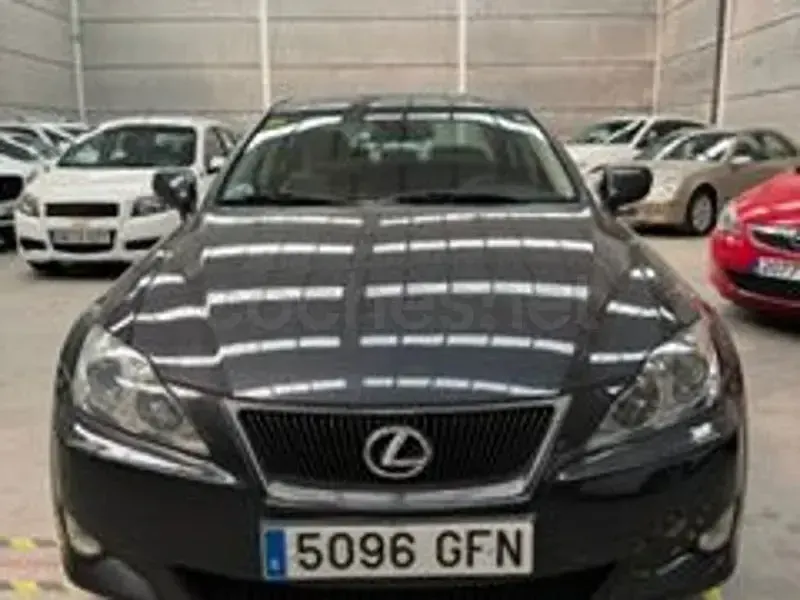 Usado Lexus IS220d Sport Line 177 CV (130 kW) 2008 Gris / plata Berlina
