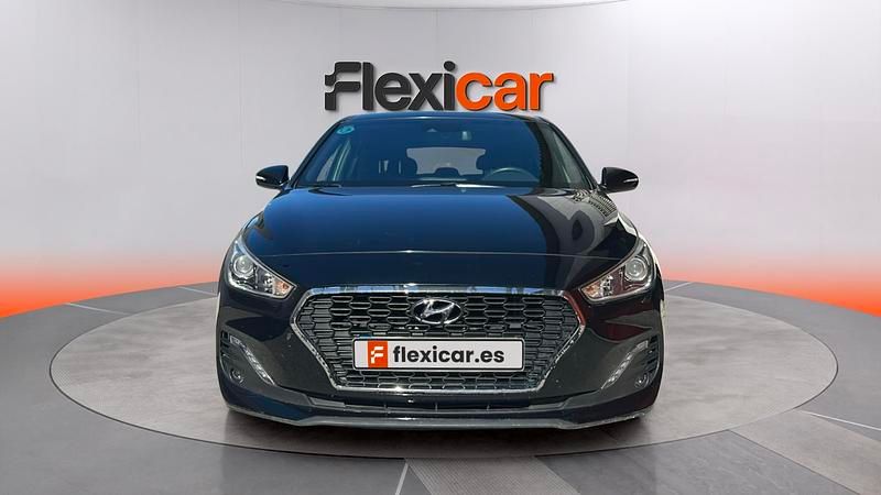 Usado Hyundai i30 120 CV (88 kW) 2018 Negro Berlina