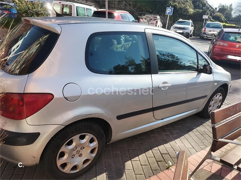 Usado Peugeot 307 90 CV (66 kW) 2004 Gris / plata Berlina