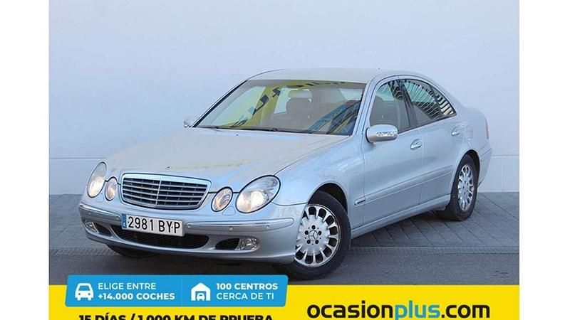 Plateado Usado 2002 Mercedes E240 Berlina | 3990 € - Imagen 1/4