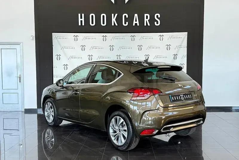 Usado DS Automobiles DS4 Style 130 CV (95 kW) 2015 Marrón Berlina