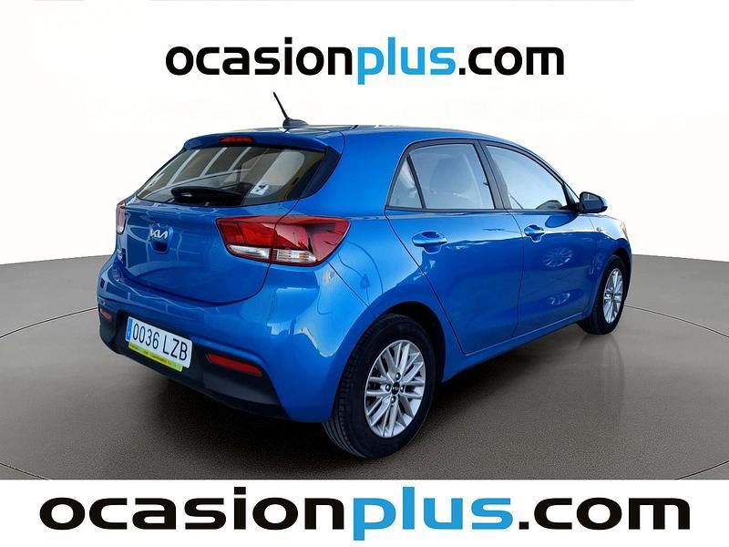 Käytetty Kia Rio 100 HP (73 kW) 2022 Sininen Viistoperä