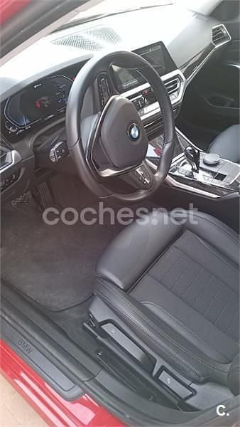 Usado BMW 330e 292 CV (214 kW) 2021 Rojo Familiar