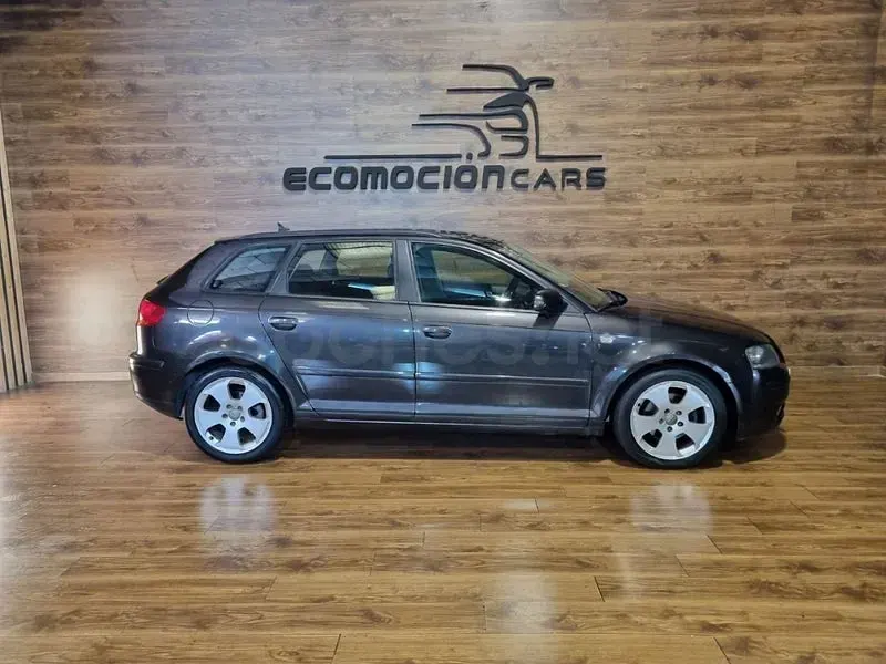 Usado Audi A3 Ambiente 140 CV (102 kW) 2005 Gris / plata Utilitario