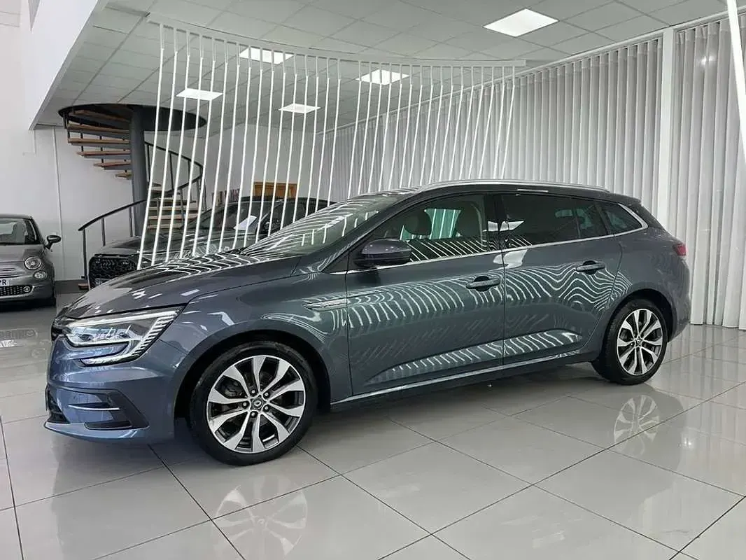 Usado Renault Mégane GrandTour Techno 116 CV (85 kW) 2023 Negro Familiar