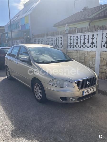 Beige Usado 2008 Fiat Croma Dynamic Familiar | 2490 € - Imagen 1/4