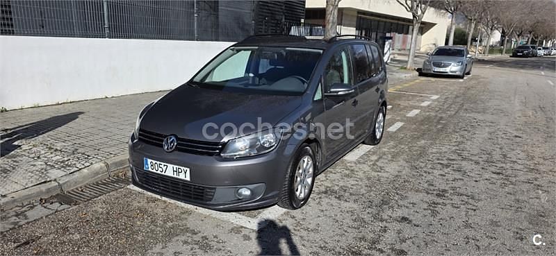 Gris / plata Usado 2013 VW Touran Advance Monovolumen | 9000 € (Precio justo) - Imagen 1/4