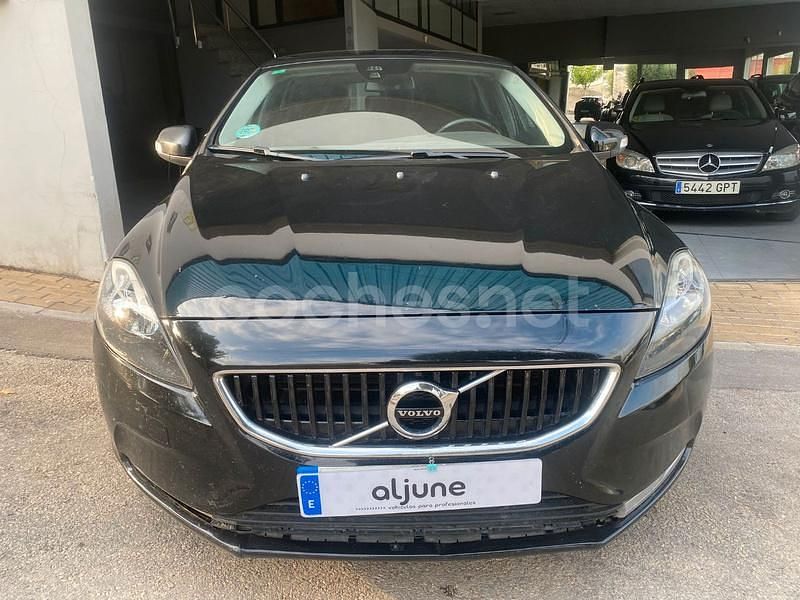 Usado Volvo V40 Kinetic 120 CV (88 kW) 2017 Negro Familiar