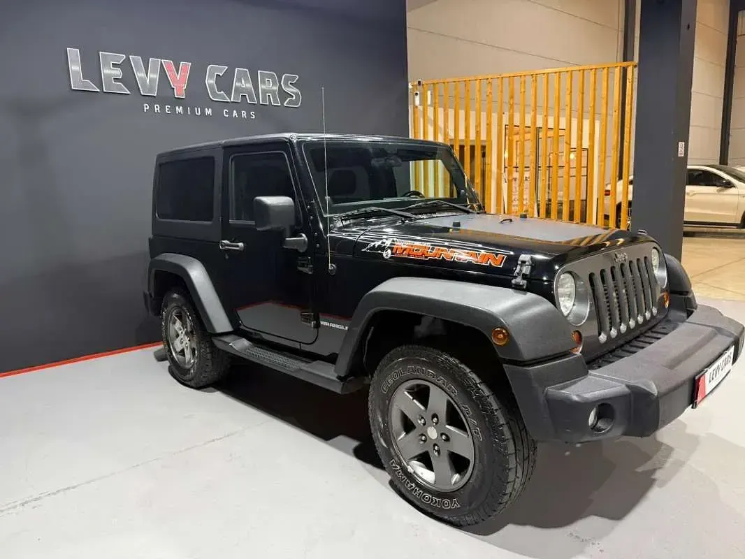 Usado Jeep Wrangler 200 CV (147 kW) 2012 Negro SUV