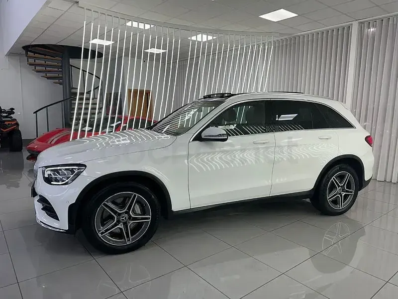 Usado Mercedes GLC300 245 CV (180 kW) 2021 Blanco SUV